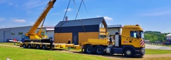 Transport of an energy-saving house